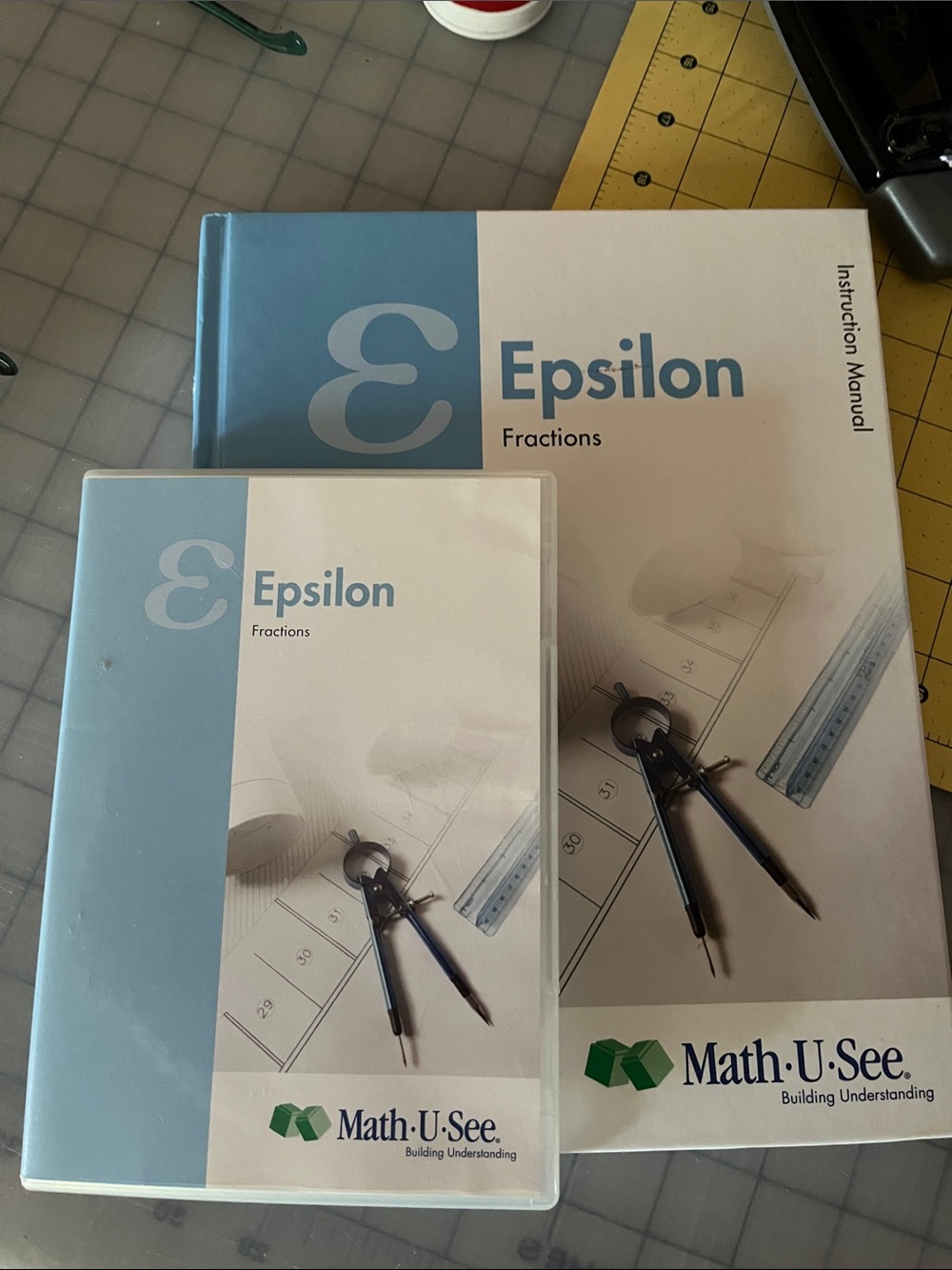 Epsilon Fractions Math-U-See Instruction Set – Light Blue & White